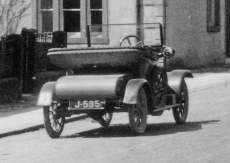 Car detail.jpg - Main Street and Boar's Head - The registration of the car is J595 -(Does anyone know the make and model and hence an approximate date? )